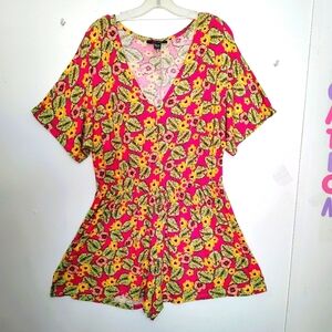 NWOT pink floral mini romper V-neck, summer beach, viscose, size 10 oversized.